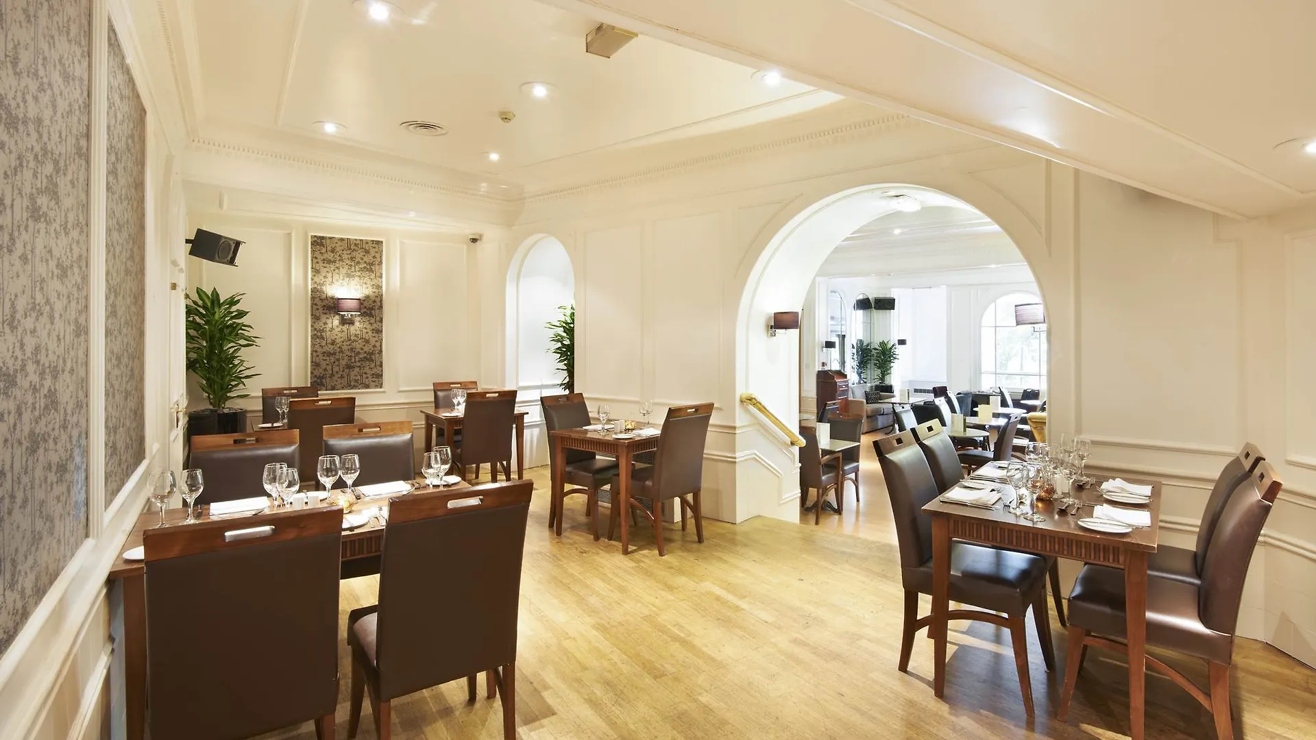 Mercure Aberdeen Caledonian Hotel 4*,  Reino Unido